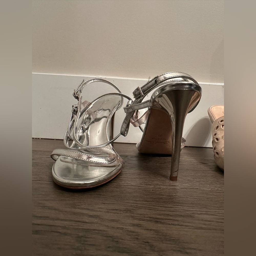 Oscar de la Renta Silver Sandals Heels